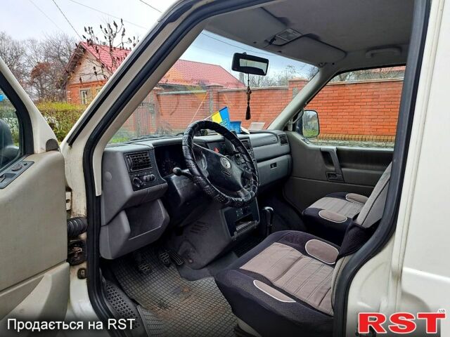 Белый Фольксваген Transporter, объемом двигателя 2.5 л и пробегом 358 тыс. км за 8900 $, фото 5 на Automoto.ua