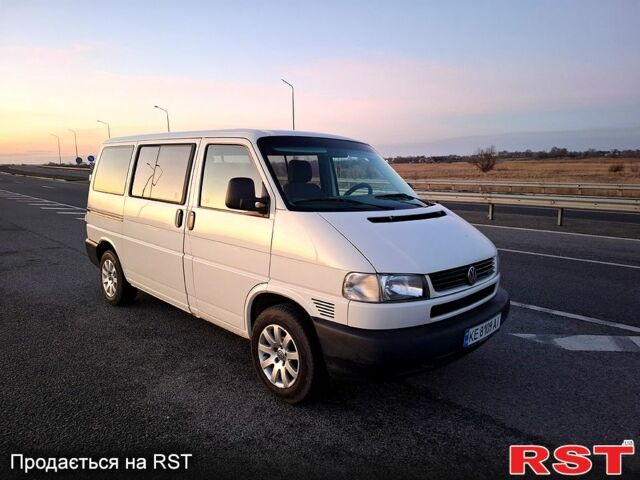 Білий Фольксваген Transporter, об'ємом двигуна 2.5 л та пробігом 433 тис. км за 9000 $, фото 1 на Automoto.ua