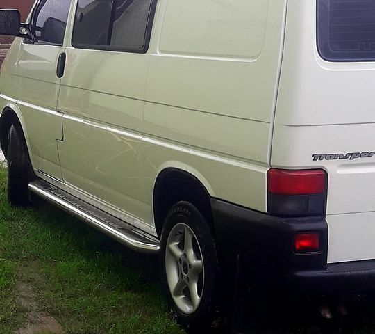 Білий Фольксваген Transporter, об'ємом двигуна 2.5 л та пробігом 280 тис. км за 9850 $, фото 4 на Automoto.ua