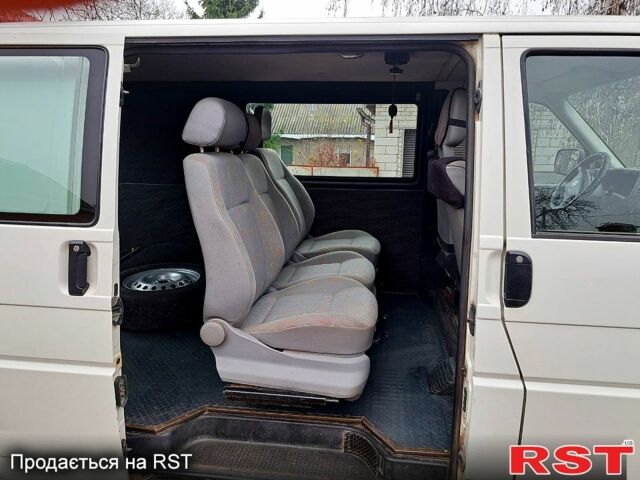 Белый Фольксваген Transporter, объемом двигателя 2.5 л и пробегом 358 тыс. км за 8900 $, фото 2 на Automoto.ua