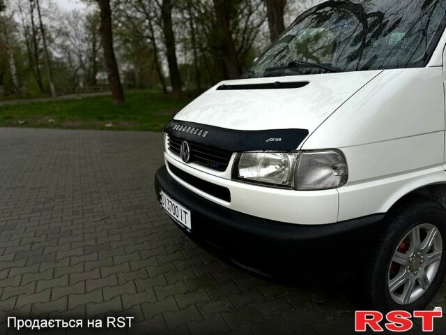 Белый Фольксваген Transporter, объемом двигателя 2.5 л и пробегом 420 тыс. км за 7200 $, фото 1 на Automoto.ua