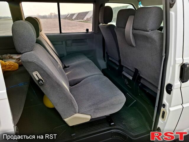 Білий Фольксваген Transporter, об'ємом двигуна 2.5 л та пробігом 433 тис. км за 9000 $, фото 5 на Automoto.ua
