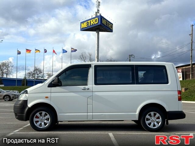 Белый Фольксваген Transporter, объемом двигателя 2.5 л и пробегом 280 тыс. км за 8800 $, фото 1 на Automoto.ua