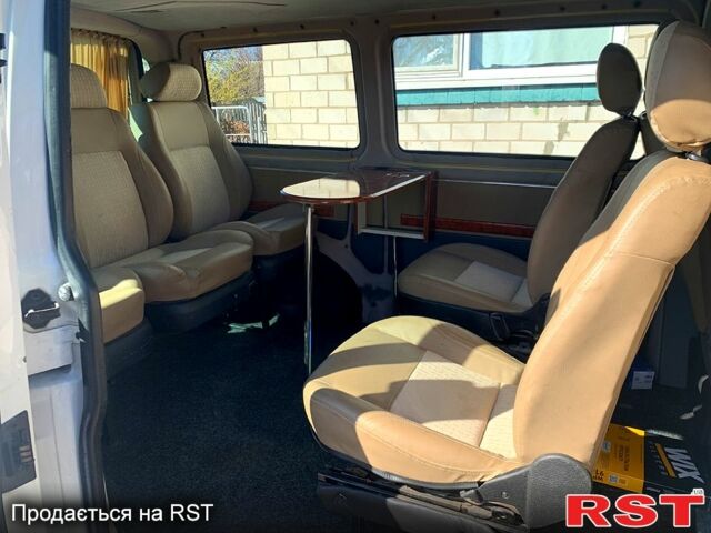 Білий Фольксваген Transporter, об'ємом двигуна 1.9 л та пробігом 350 тис. км за 7777 $, фото 2 на Automoto.ua