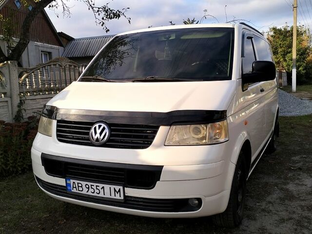 Білий Фольксваген Transporter, об'ємом двигуна 2.5 л та пробігом 380 тис. км за 7200 $, фото 1 на Automoto.ua