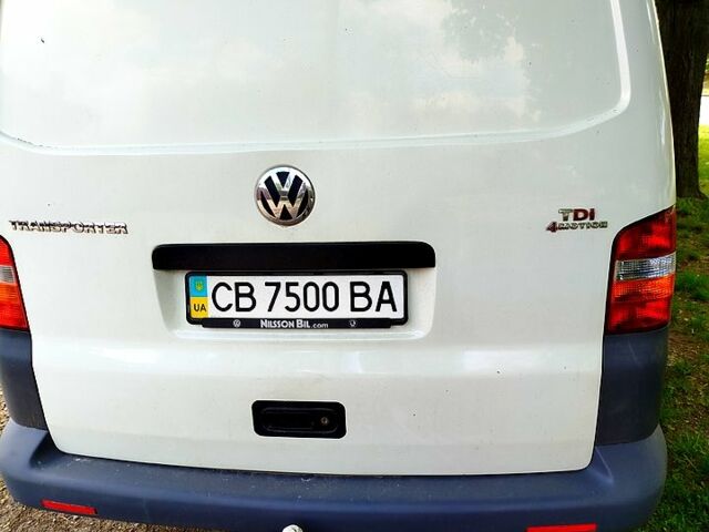 Білий Фольксваген Transporter, об'ємом двигуна 2.5 л та пробігом 243 тис. км за 10200 $, фото 4 на Automoto.ua