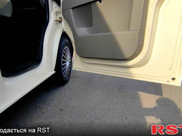 Белый Фольксваген Transporter, объемом двигателя 1.9 л и пробегом 298 тыс. км за 8900 $, фото 3 на Automoto.ua