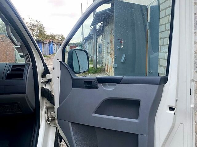 Белый Фольксваген Transporter, объемом двигателя 1.9 л и пробегом 208 тыс. км за 10200 $, фото 5 на Automoto.ua