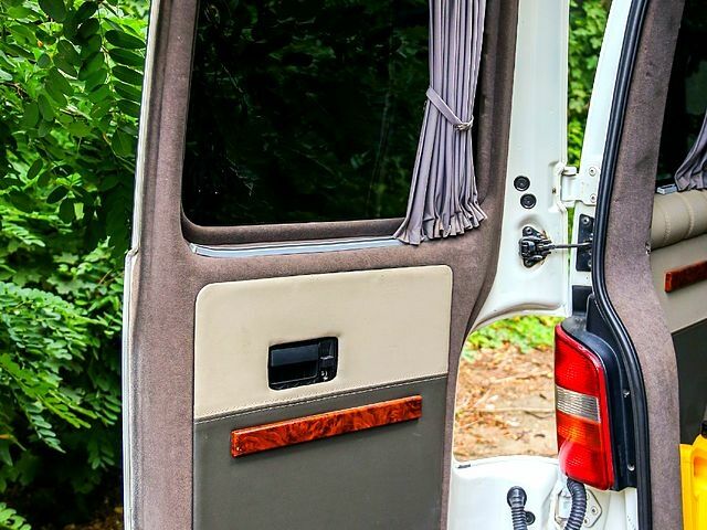 Белый Фольксваген Transporter, объемом двигателя 1.9 л и пробегом 311 тыс. км за 10500 $, фото 1 на Automoto.ua