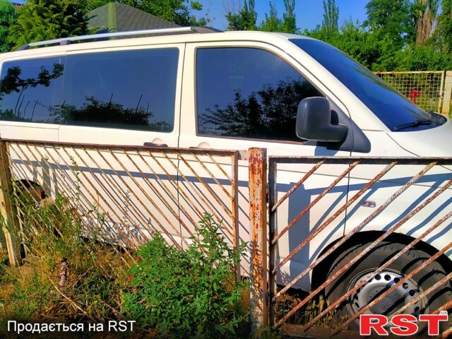 Белый Фольксваген Transporter, объемом двигателя 1.9 л и пробегом 250 тыс. км за 10000 $, фото 1 на Automoto.ua