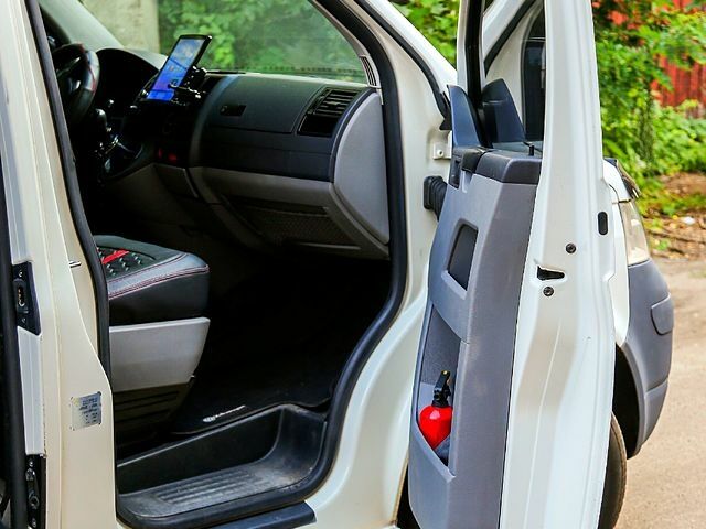 Белый Фольксваген Transporter, объемом двигателя 1.9 л и пробегом 311 тыс. км за 10500 $, фото 7 на Automoto.ua