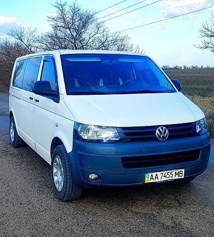 Білий Фольксваген Transporter, об'ємом двигуна 2 л та пробігом 280 тис. км за 12000 $, фото 1 на Automoto.ua