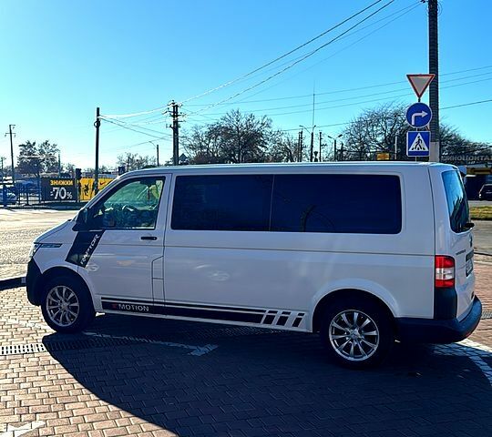 Белый Фольксваген Transporter, объемом двигателя 2 л и пробегом 192 тыс. км за 19560 $, фото 2 на Automoto.ua