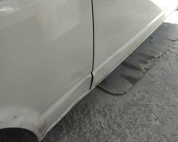 Белый Фольксваген Transporter, объемом двигателя 2 л и пробегом 205 тыс. км за 10500 $, фото 3 на Automoto.ua