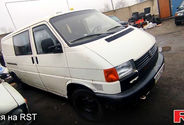 Белый Фольксваген Transporter, объемом двигателя 2.5 л и пробегом 0 тыс. км за 4000 $, фото 1 на Automoto.ua