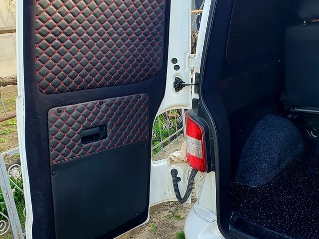 Белый Фольксваген Transporter, объемом двигателя 2 л и пробегом 287 тыс. км за 13750 $, фото 11 на Automoto.ua