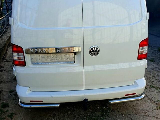 Белый Фольксваген Transporter, объемом двигателя 2 л и пробегом 287 тыс. км за 13750 $, фото 2 на Automoto.ua