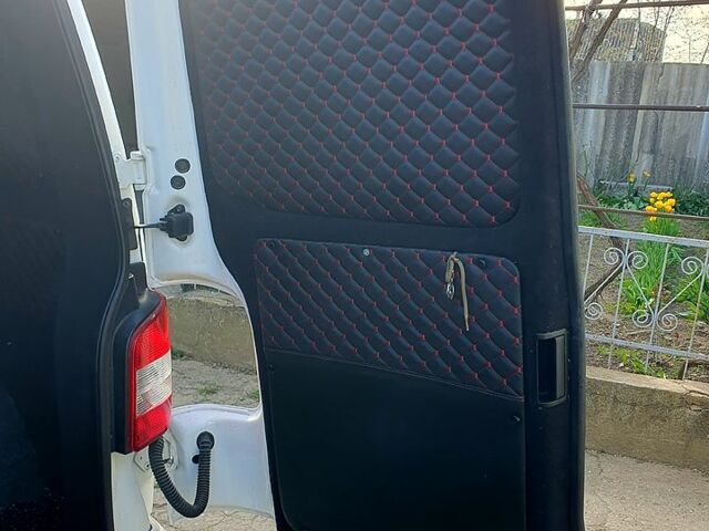 Белый Фольксваген Transporter, объемом двигателя 2 л и пробегом 287 тыс. км за 13750 $, фото 9 на Automoto.ua