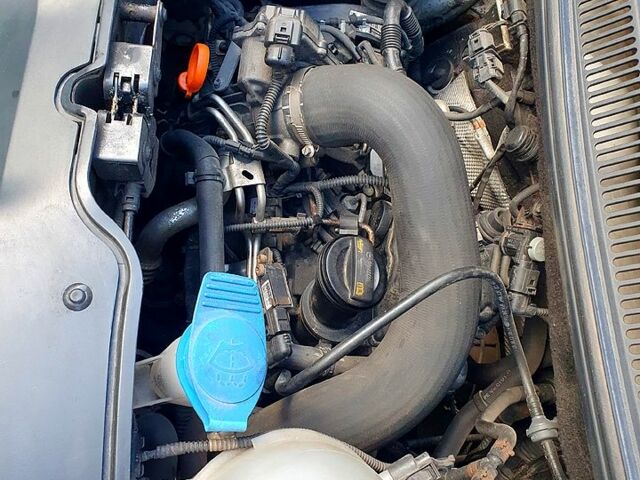 Белый Фольксваген Transporter, объемом двигателя 2 л и пробегом 287 тыс. км за 13750 $, фото 4 на Automoto.ua