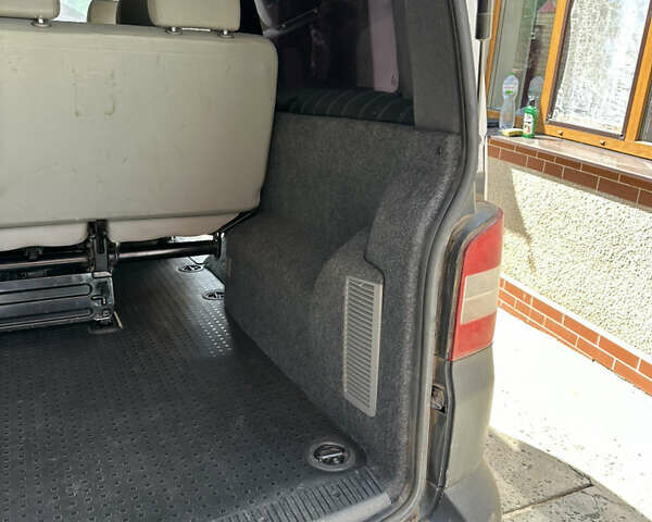 Білий Фольксваген Transporter, об'ємом двигуна 1.97 л та пробігом 280 тис. км за 16000 $, фото 3 на Automoto.ua