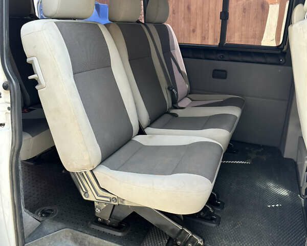 Білий Фольксваген Transporter, об'ємом двигуна 1.97 л та пробігом 280 тис. км за 16000 $, фото 11 на Automoto.ua