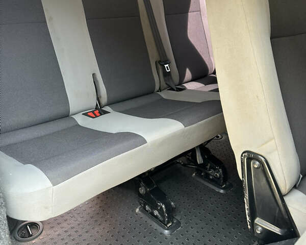 Білий Фольксваген Transporter, об'ємом двигуна 1.97 л та пробігом 280 тис. км за 16000 $, фото 10 на Automoto.ua