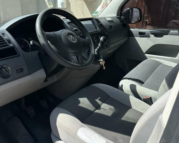 Білий Фольксваген Transporter, об'ємом двигуна 1.97 л та пробігом 280 тис. км за 16000 $, фото 7 на Automoto.ua