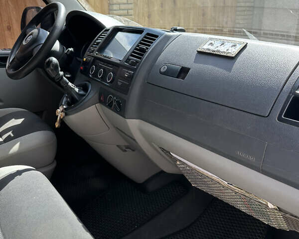 Білий Фольксваген Transporter, об'ємом двигуна 1.97 л та пробігом 280 тис. км за 16000 $, фото 2 на Automoto.ua