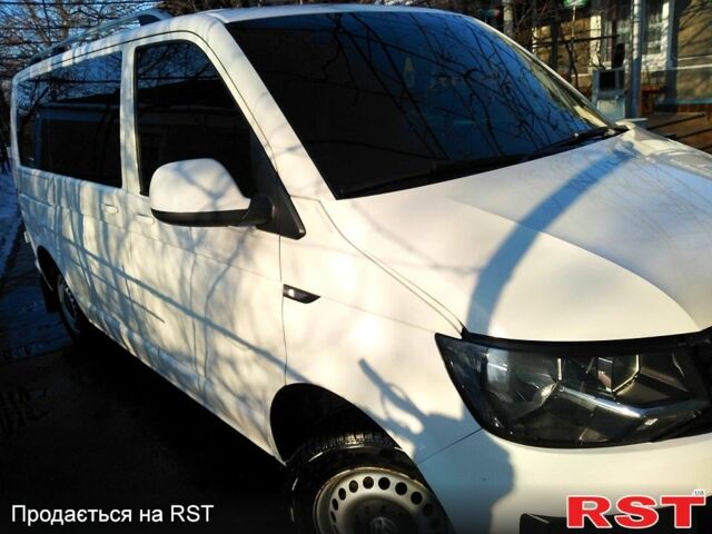 Белый Фольксваген Transporter, объемом двигателя 2 л и пробегом 300 тыс. км за 15000 $, фото 1 на Automoto.ua