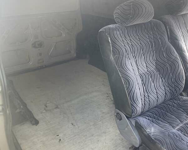 Бежевий Фольксваген Transporter, об'ємом двигуна 1.9 л та пробігом 200 тис. км за 3300 $, фото 2 на Automoto.ua