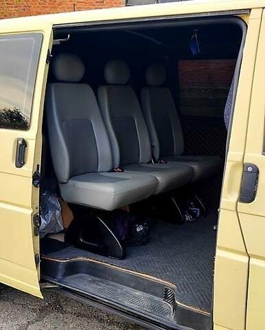 Бежевый Фольксваген Transporter, объемом двигателя 2.4 л и пробегом 500 тыс. км за 5500 $, фото 4 на Automoto.ua