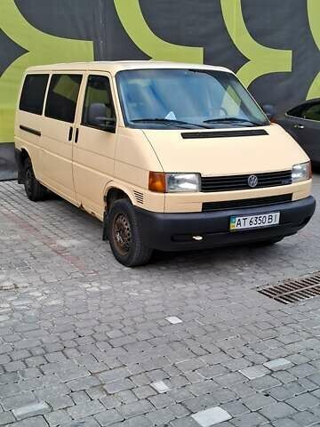 Бежевый Фольксваген Transporter, объемом двигателя 2.46 л и пробегом 356 тыс. км за 5500 $, фото 1 на Automoto.ua