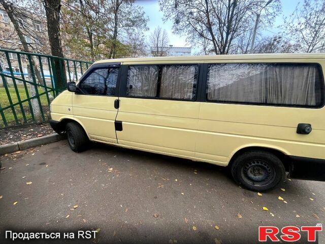 Бежевый Фольксваген Transporter, объемом двигателя 2.5 л и пробегом 380 тыс. км за 5900 $, фото 1 на Automoto.ua