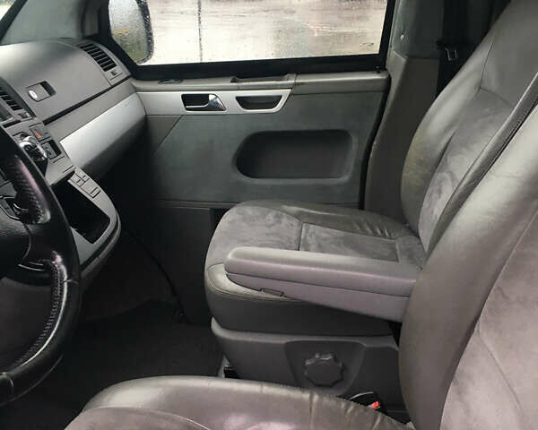 Чорний Фольксваген Transporter, об'ємом двигуна 3 л та пробігом 130 тис. км за 39000 $, фото 2 на Automoto.ua