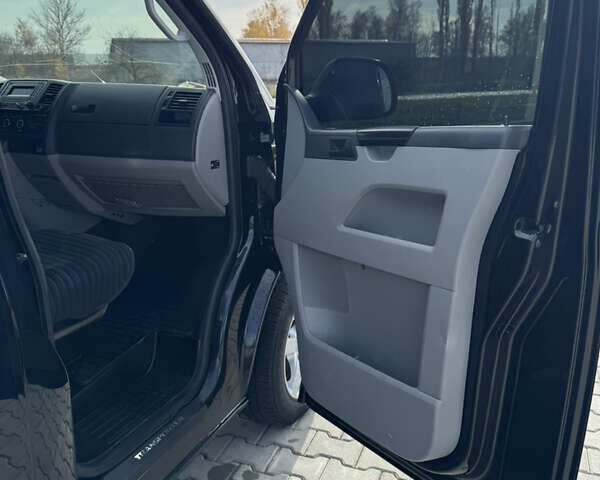 Черный Фольксваген Transporter, объемом двигателя 2 л и пробегом 372 тыс. км за 12000 $, фото 23 на Automoto.ua