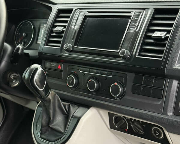 Чорний Фольксваген Transporter, об'ємом двигуна 2 л та пробігом 224 тис. км за 20999 $, фото 15 на Automoto.ua