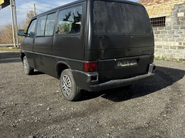 Черный Фольксваген Transporter, объемом двигателя 2.4 л и пробегом 300 тыс. км за 2200 $, фото 2 на Automoto.ua