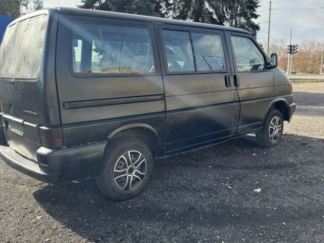 Черный Фольксваген Transporter, объемом двигателя 2.4 л и пробегом 300 тыс. км за 2200 $, фото 3 на Automoto.ua