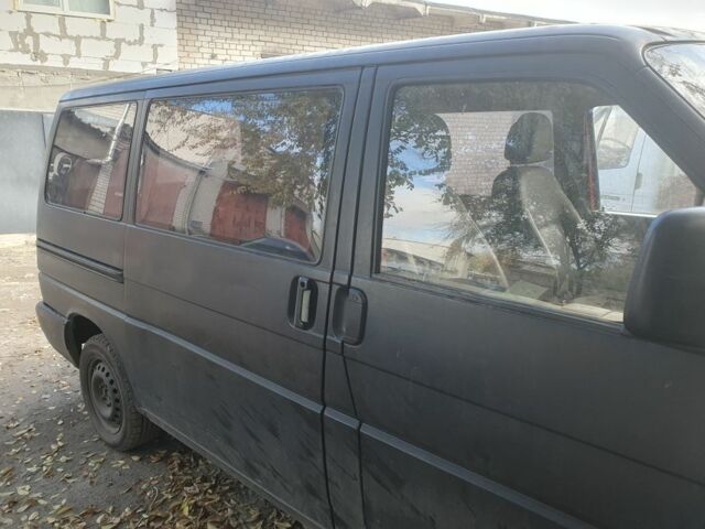 Черный Фольксваген Transporter, объемом двигателя 0 л и пробегом 260 тыс. км за 2600 $, фото 2 на Automoto.ua