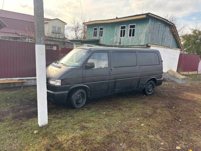 Черный Фольксваген Transporter, объемом двигателя 2.5 л и пробегом 537 тыс. км за 3500 $, фото 2 на Automoto.ua