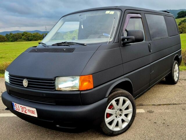 Черный Фольксваген Transporter, объемом двигателя 2.5 л и пробегом 325 тыс. км за 3300 $, фото 1 на Automoto.ua