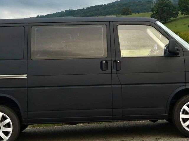 Черный Фольксваген Transporter, объемом двигателя 2.5 л и пробегом 325 тыс. км за 3300 $, фото 12 на Automoto.ua