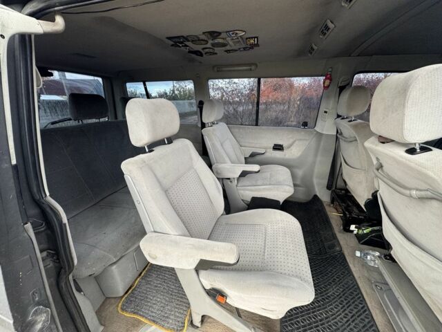 Черный Фольксваген Transporter, объемом двигателя 2.5 л и пробегом 462 тыс. км за 4000 $, фото 6 на Automoto.ua