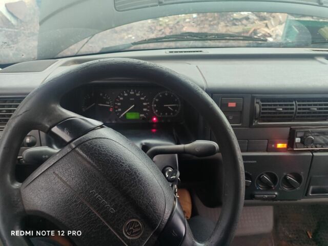 Чорний Фольксваген Transporter, об'ємом двигуна 1.9 л та пробігом 438 тис. км за 2500 $, фото 1 на Automoto.ua