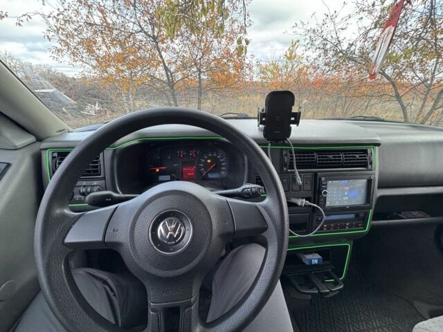 Черный Фольксваген Transporter, объемом двигателя 2.5 л и пробегом 462 тыс. км за 4000 $, фото 4 на Automoto.ua