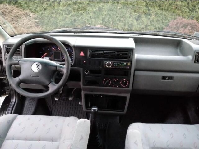 Черный Фольксваген Transporter, объемом двигателя 2.5 л и пробегом 284 тыс. км за 2150 $, фото 6 на Automoto.ua