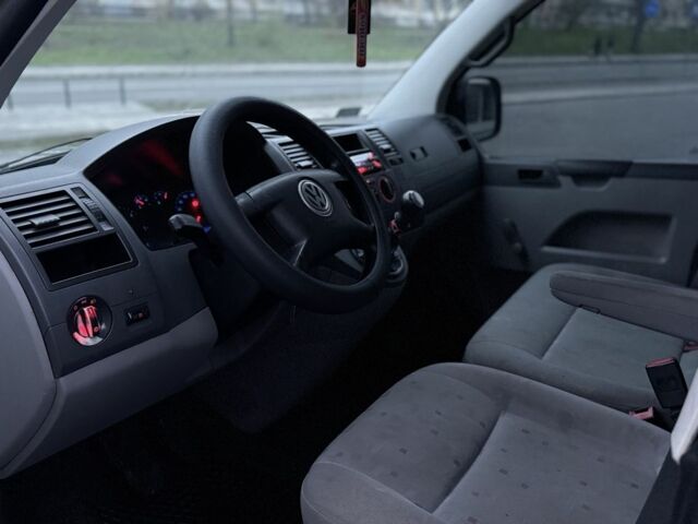 Чорний Фольксваген Transporter, об'ємом двигуна 1.9 л та пробігом 360 тис. км за 4499 $, фото 5 на Automoto.ua