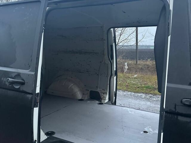 Чорний Фольксваген Transporter, об'ємом двигуна 2.5 л та пробігом 300 тис. км за 4800 $, фото 9 на Automoto.ua