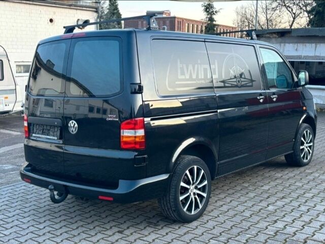 Черный Фольксваген Transporter, объемом двигателя 2.5 л и пробегом 117 тыс. км за 2958 $, фото 2 на Automoto.ua
