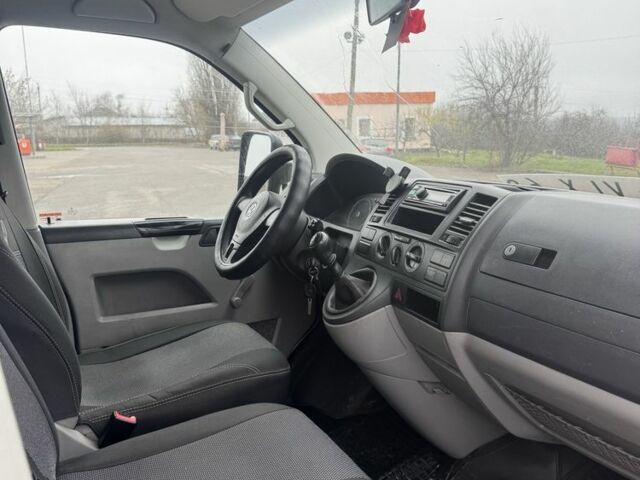 Черный Фольксваген Transporter, объемом двигателя 2 л и пробегом 200 тыс. км за 14513 $, фото 7 на Automoto.ua